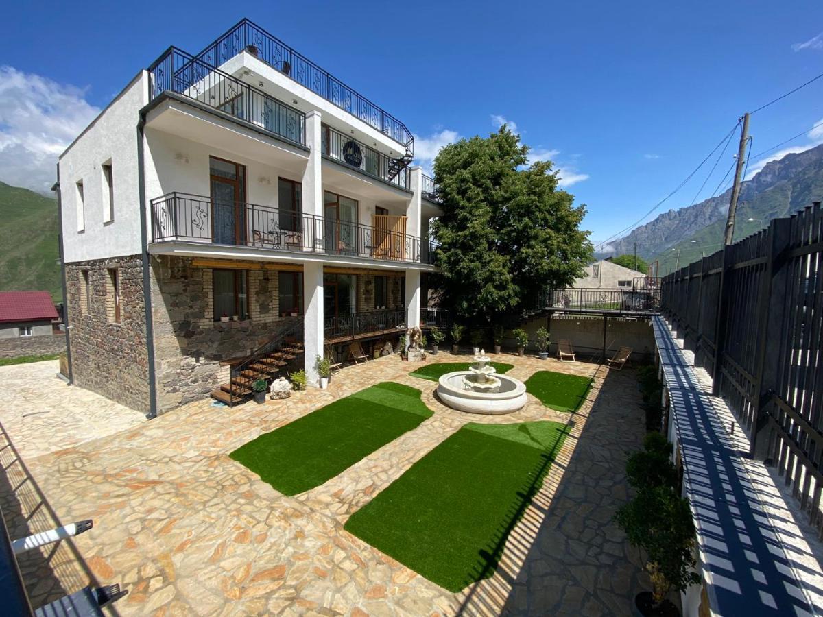 Mood Hotel Kazbegi Exterior photo