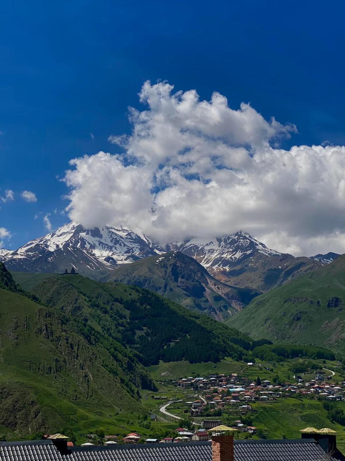 Mood Hotel Kazbegi Exterior photo