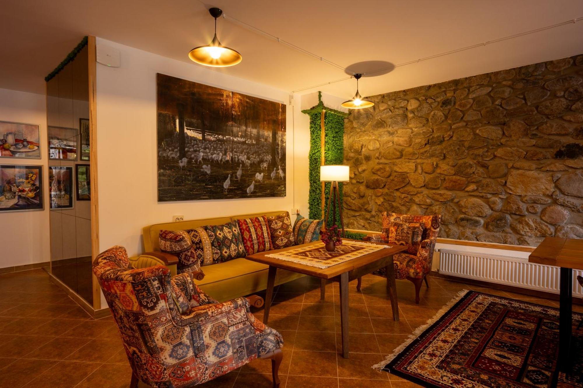 Mood Hotel Kazbegi Exterior photo