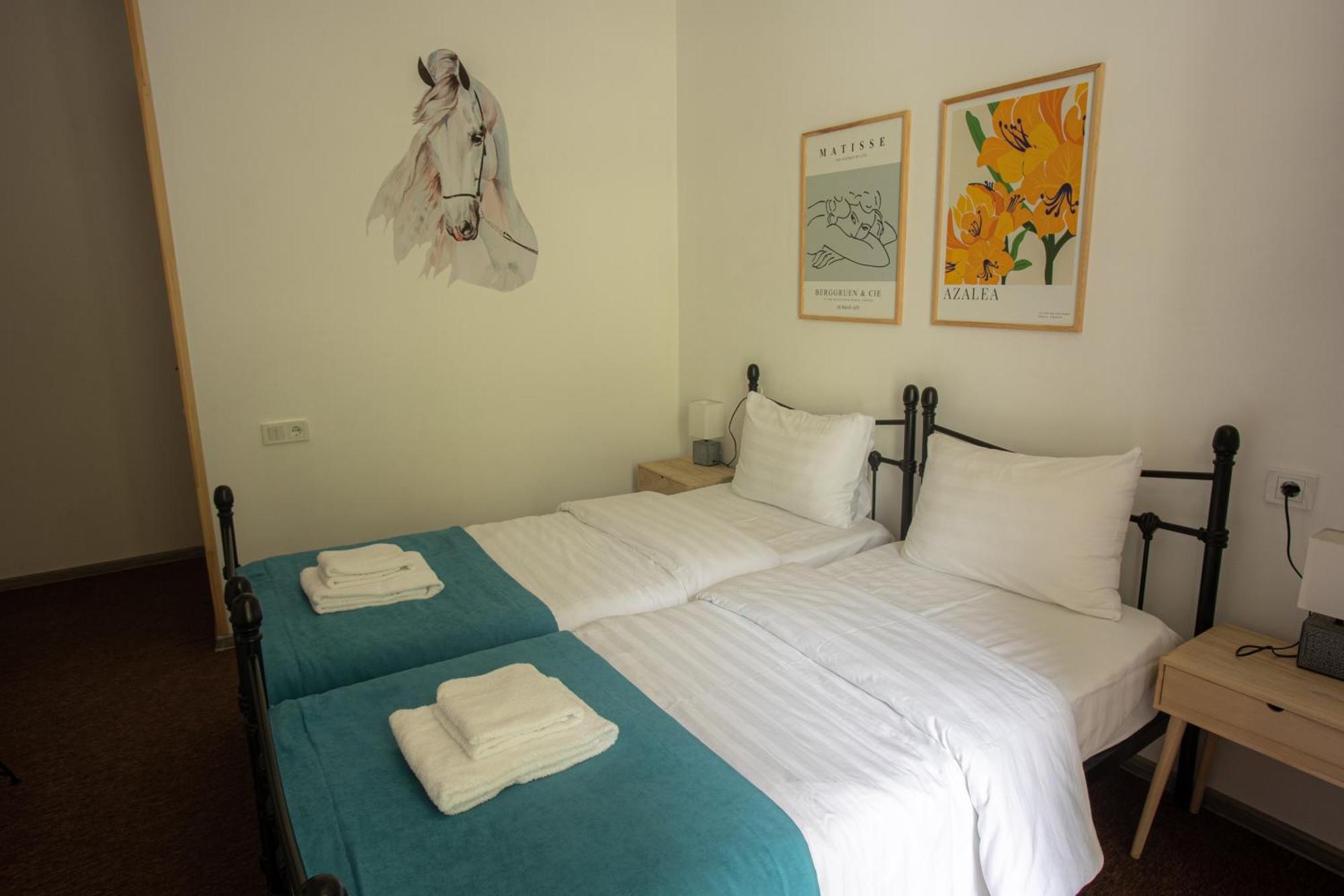 Mood Hotel Kazbegi Exterior photo