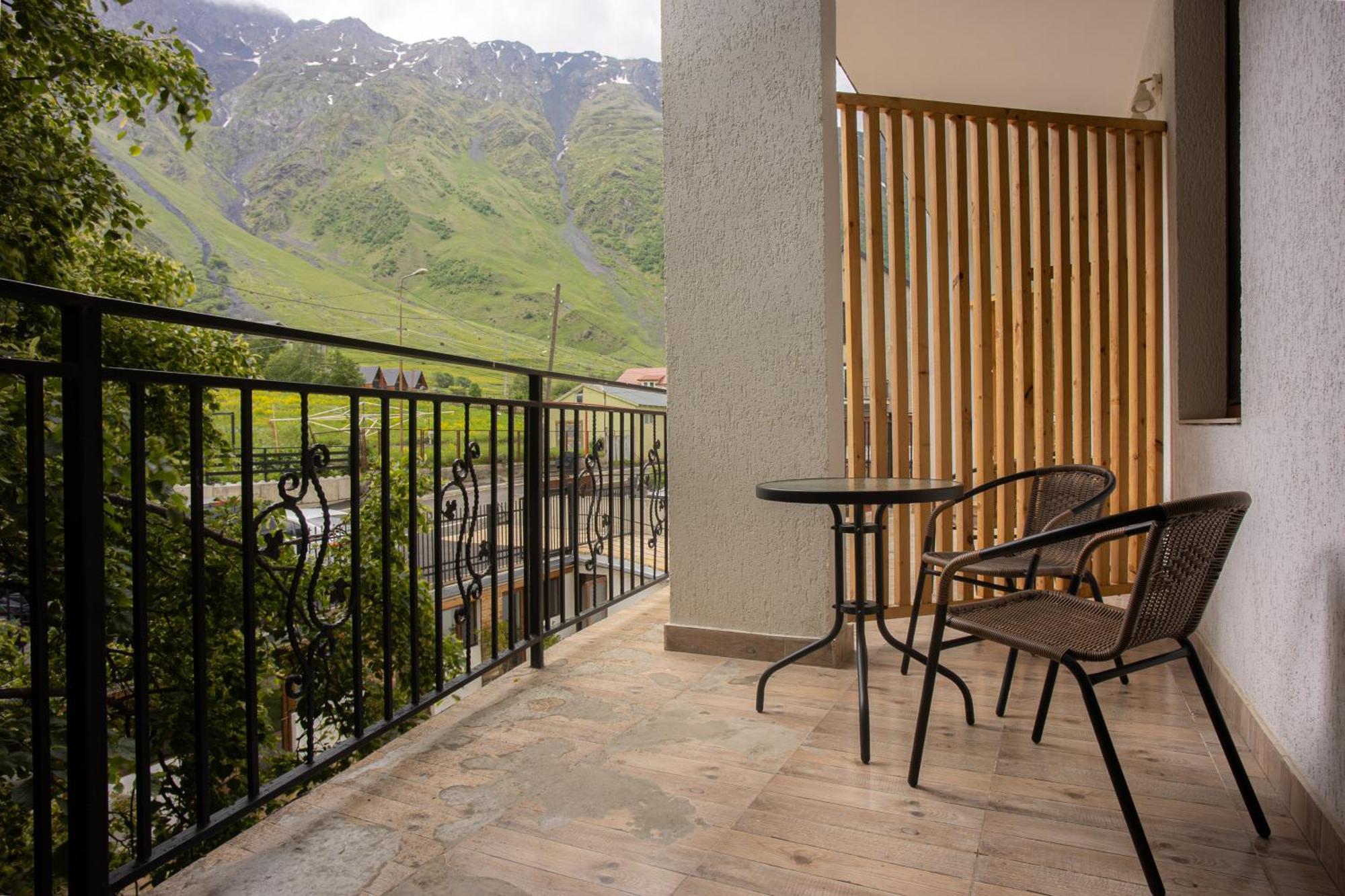 Mood Hotel Kazbegi Exterior photo